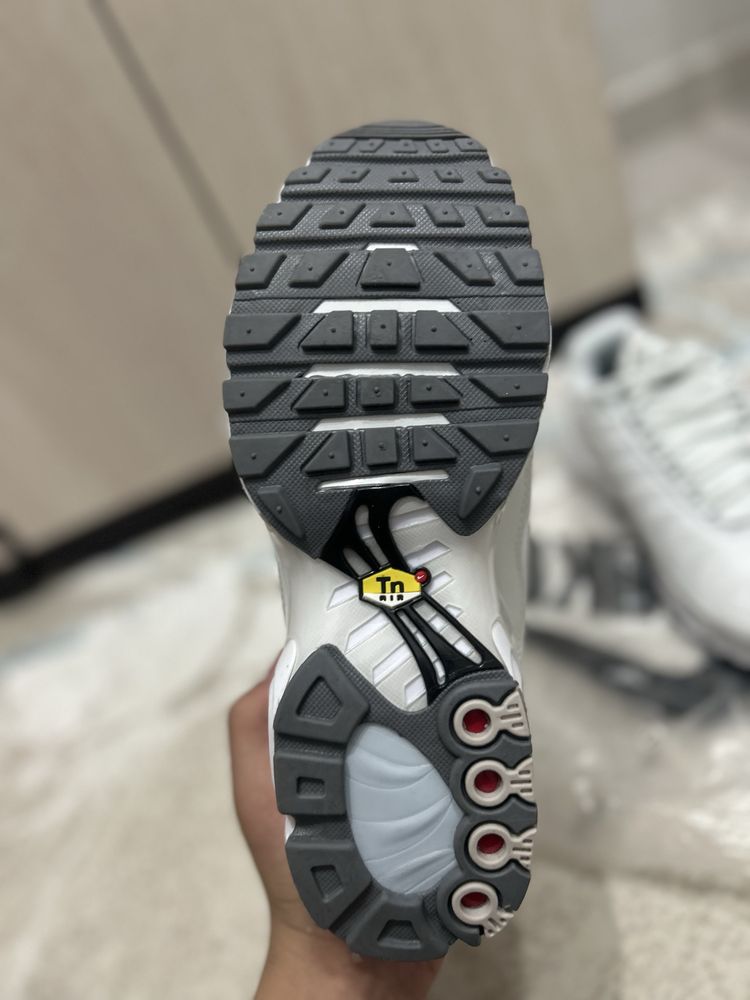 Кроссовки NIKE Tn 41 размер
