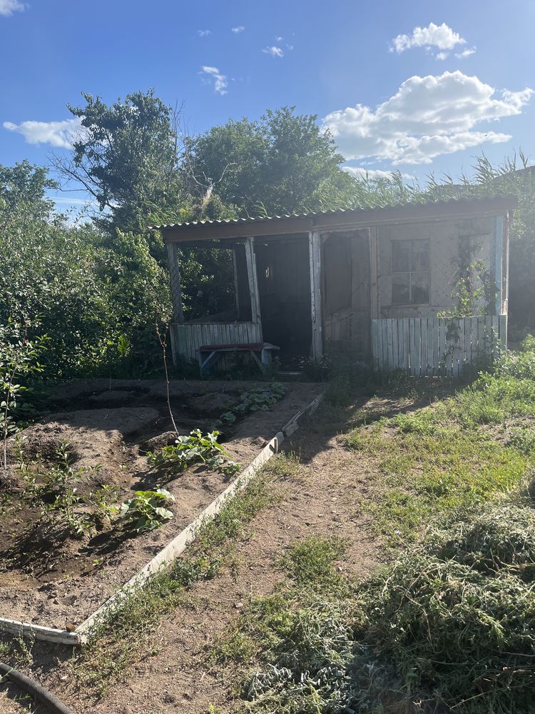 Продам дачу возле ГК Жемчужина , туалет душ все есть