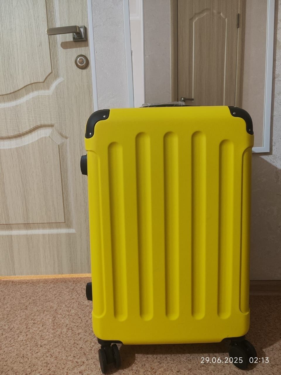 Продам чемодан новый.