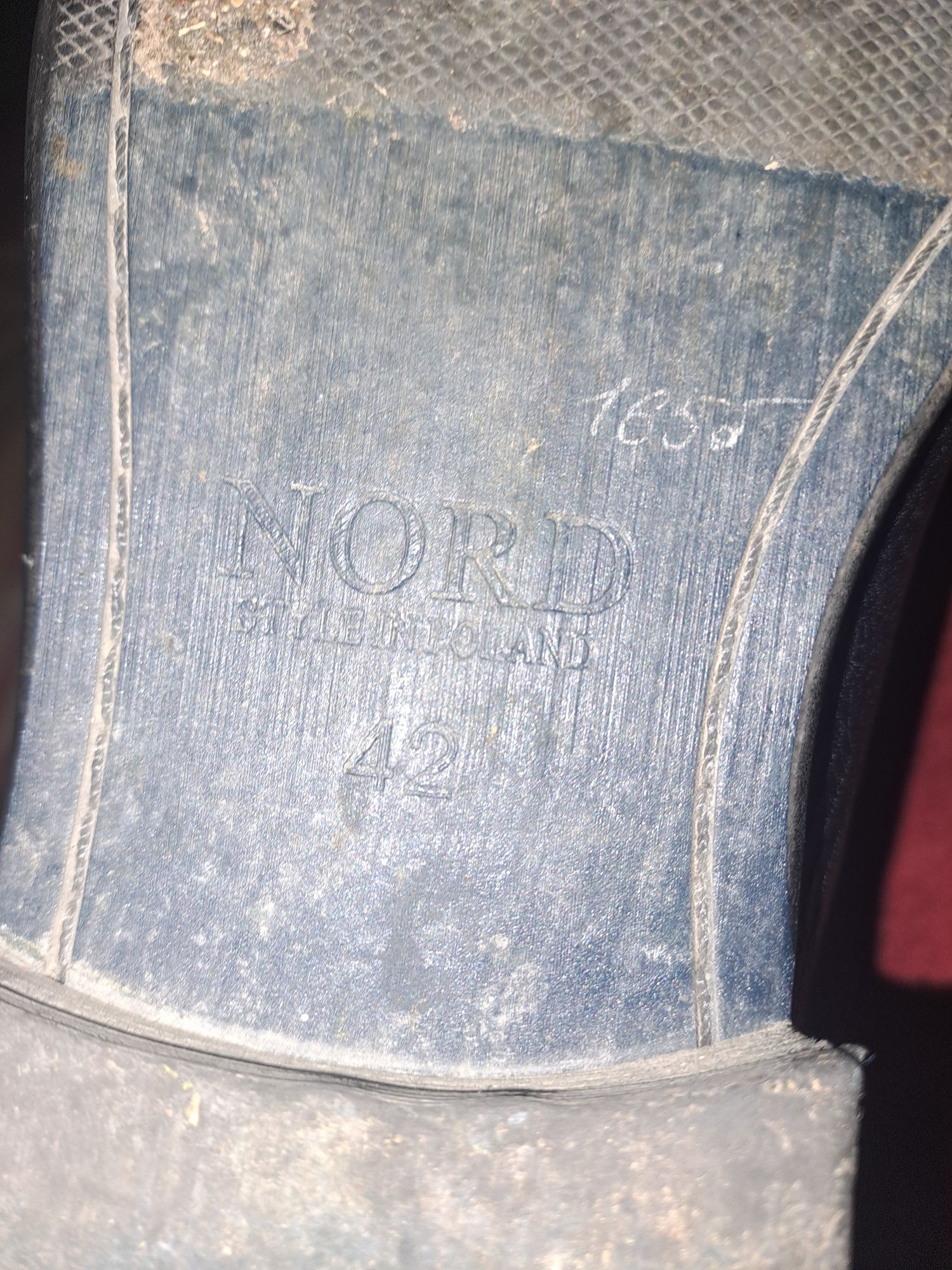 Продам мужские туфли NORD