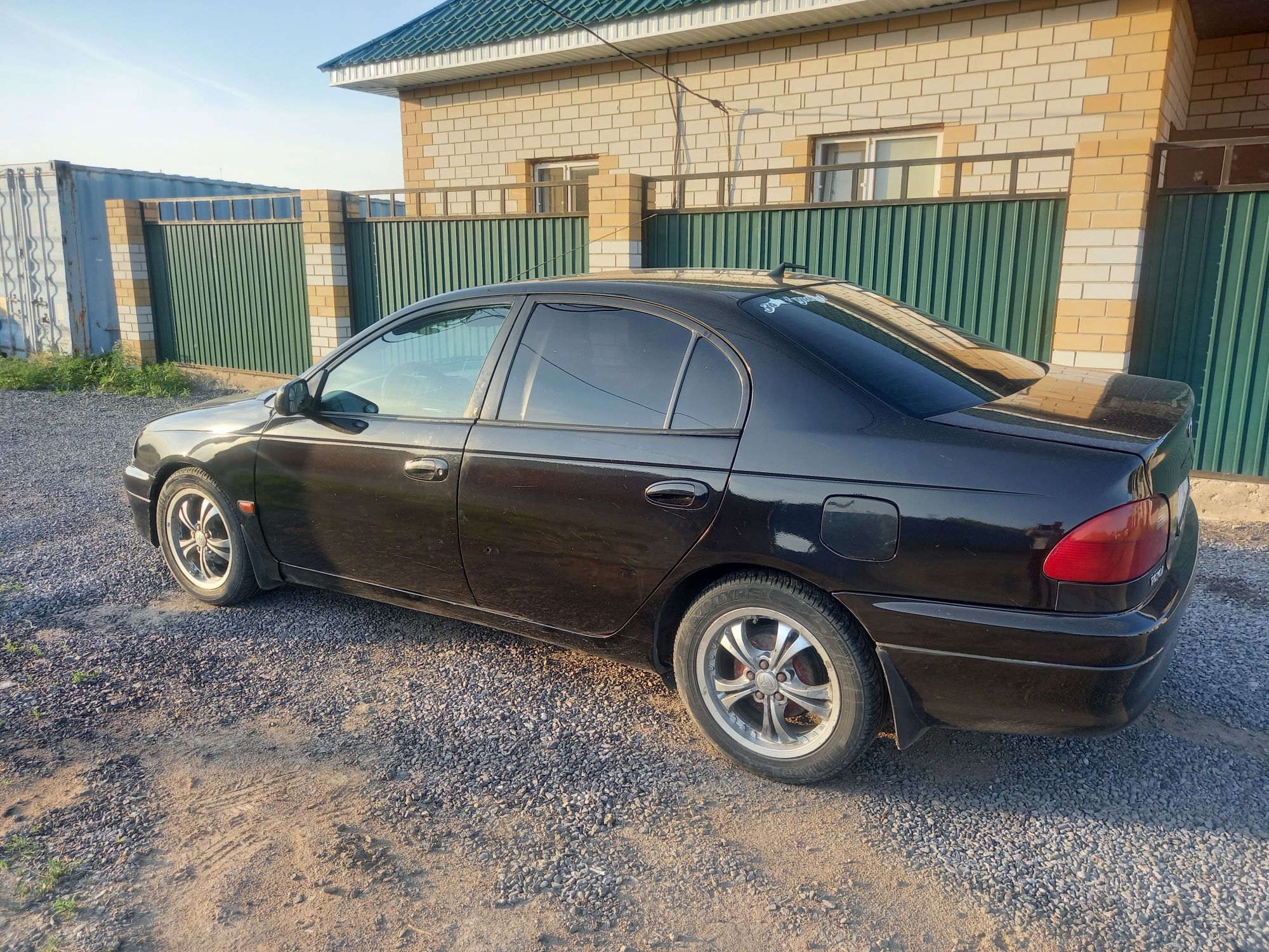 Toyota avensis 1998 2.0