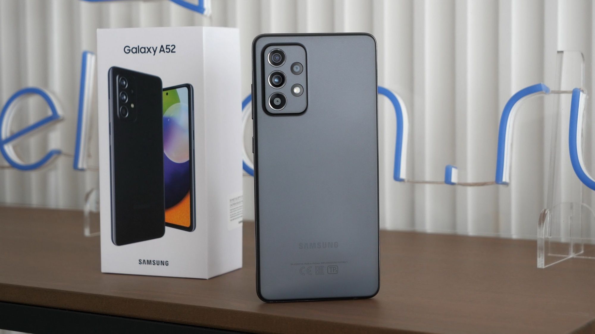 Продам Samsung A52