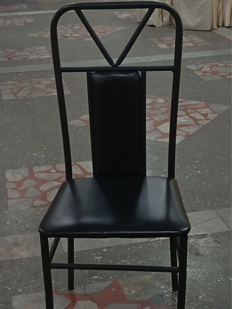 стулья чёрного цвета