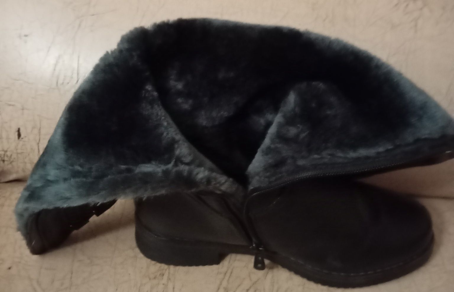 Продам женские зимние сапоги