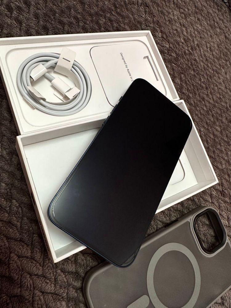 IPhone 13, почти новый