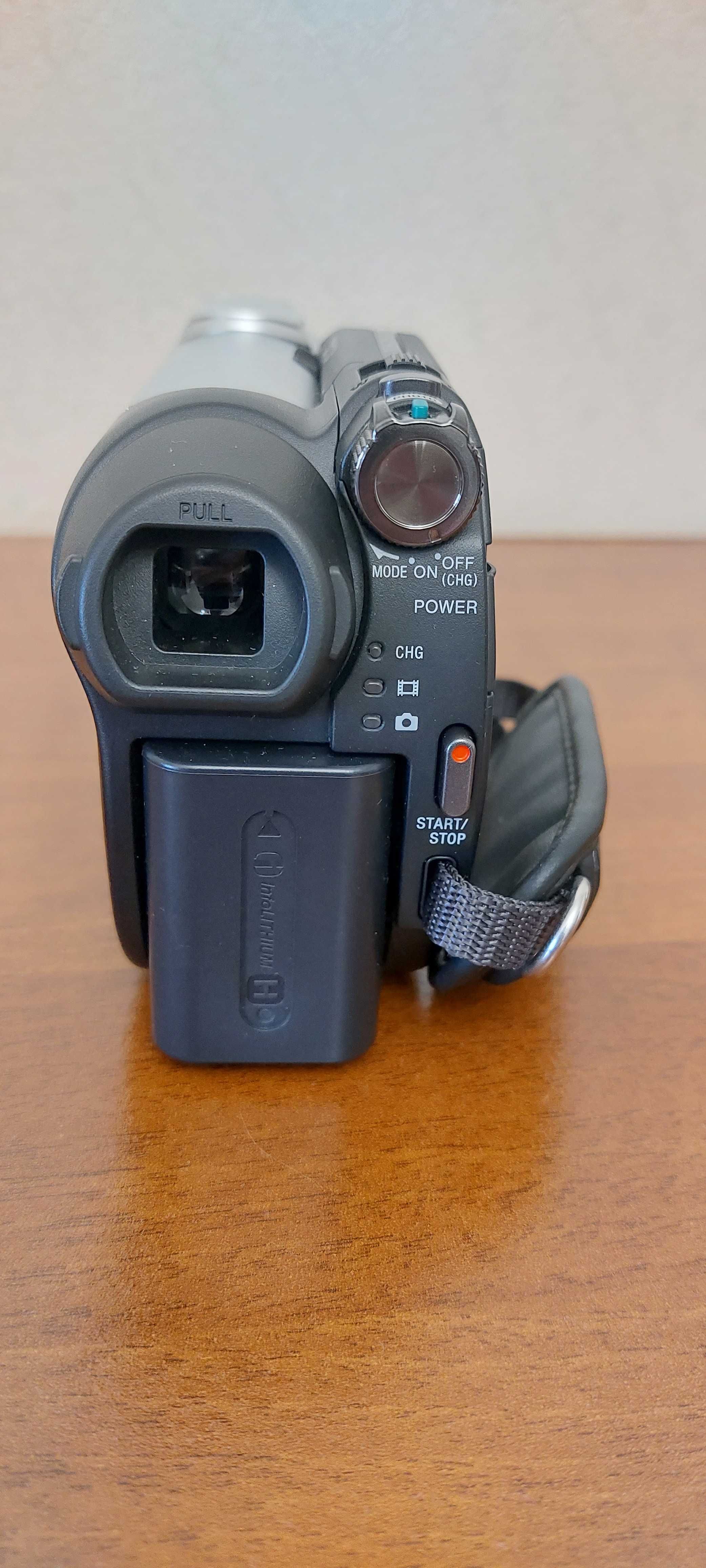 Видеокамера SONY Handycam DCR-DVD608E.