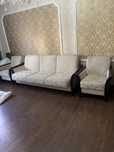 Продам комплект мебели: диван + 2 кресла