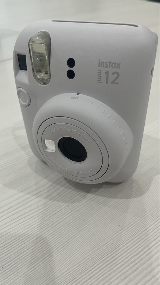 Моментальный фотоаппарат Instax 12 mini