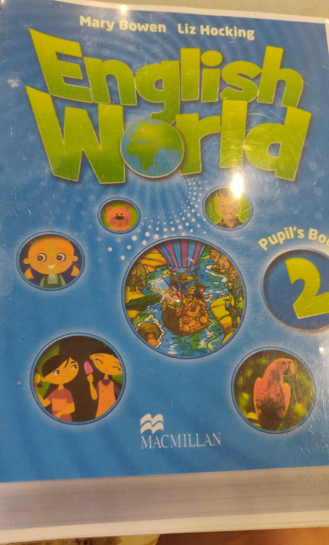 Учебник и тетрадь по английскому языку English World
