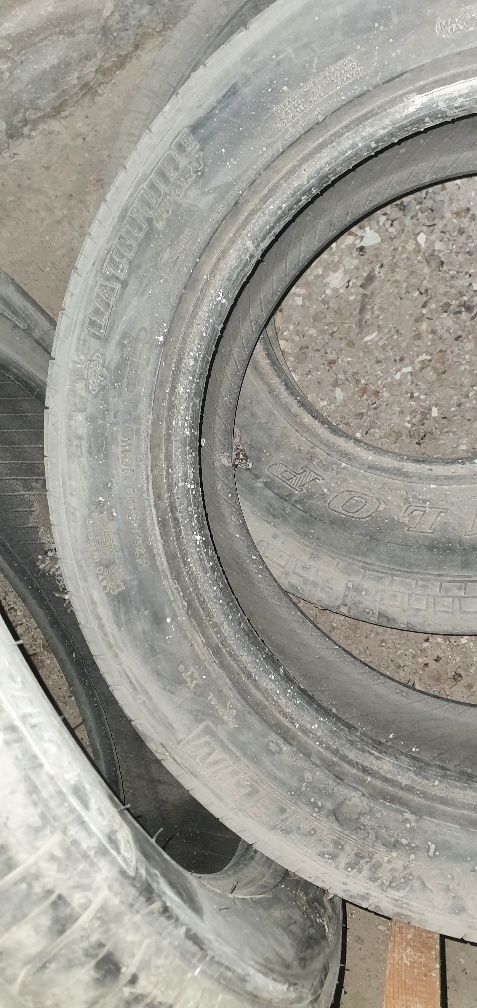 Продаётся резина 2 шт в идеальном состоянии 235/55/R19