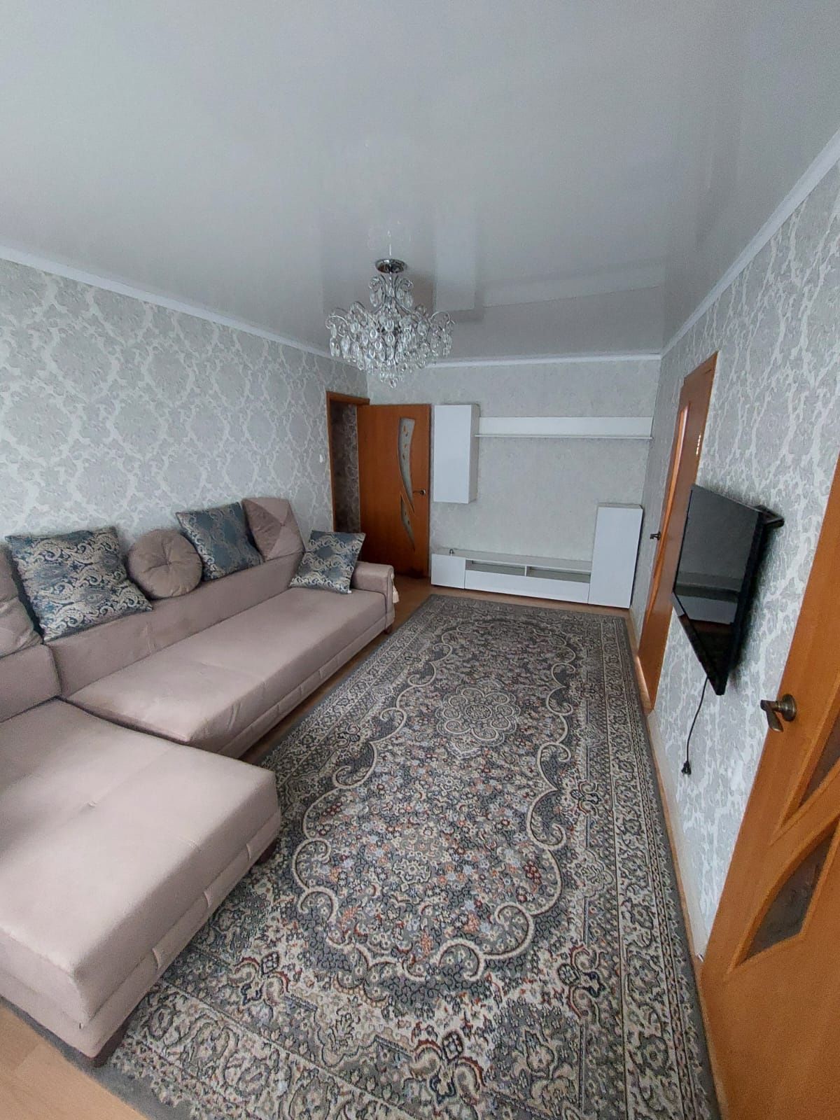 Продам 4 комнатную квартиру