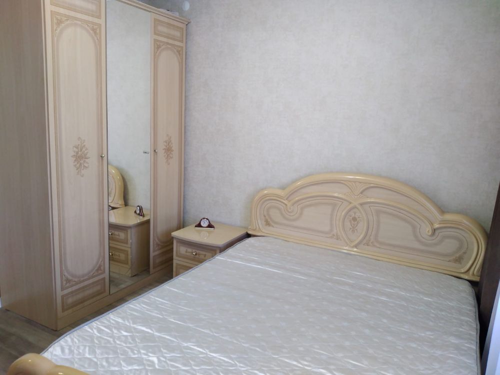 Продам спальный гарнитур
