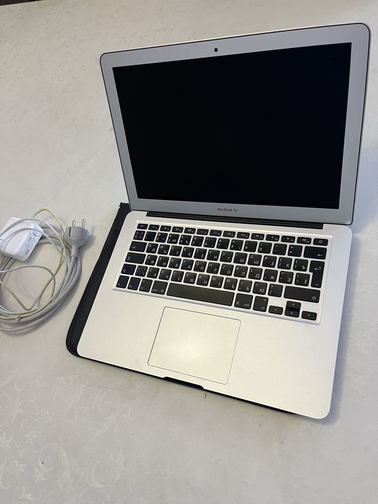 Продается Ноутбук MacBook Air 13 2017