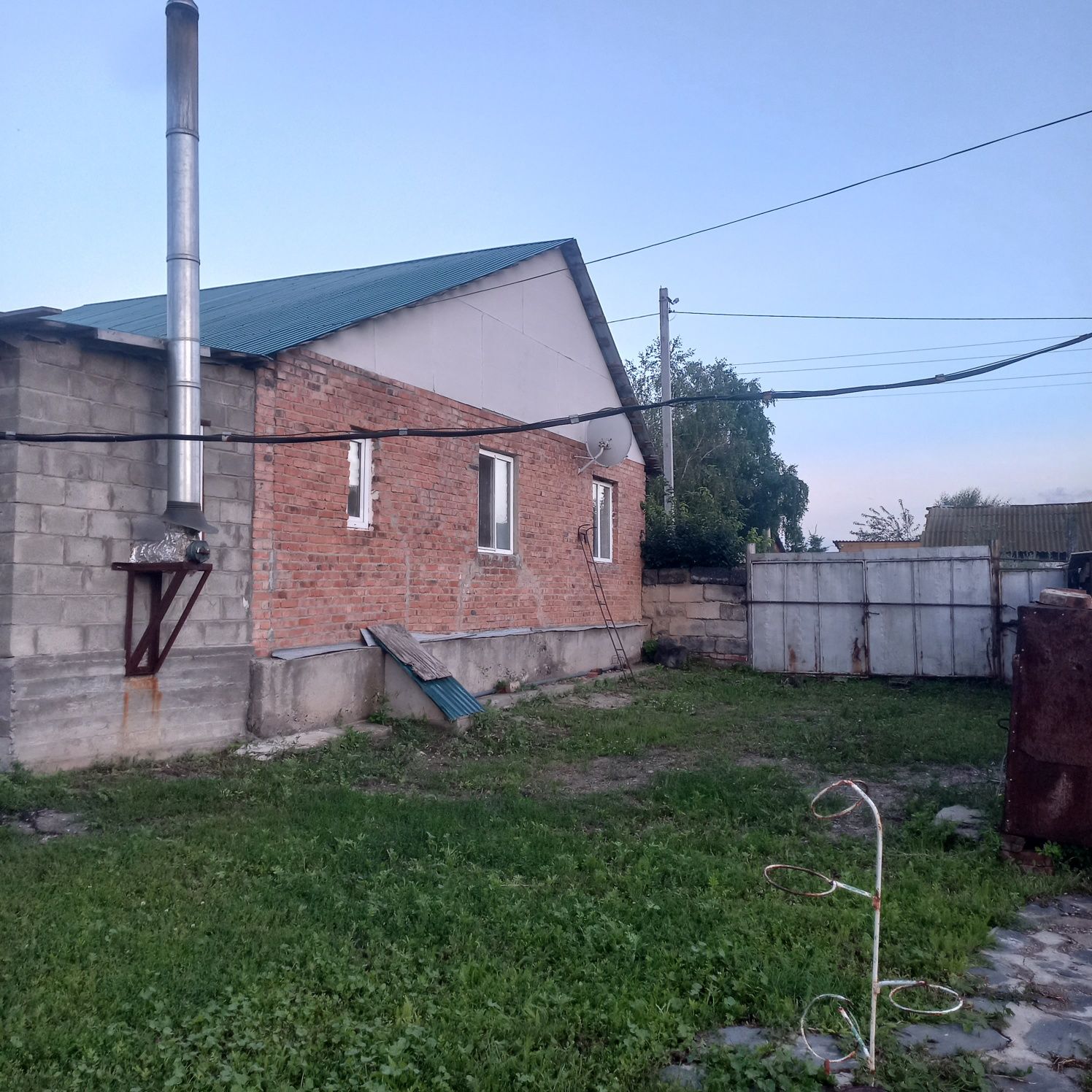 Продам  дом в Самсоновке на берегу речки.