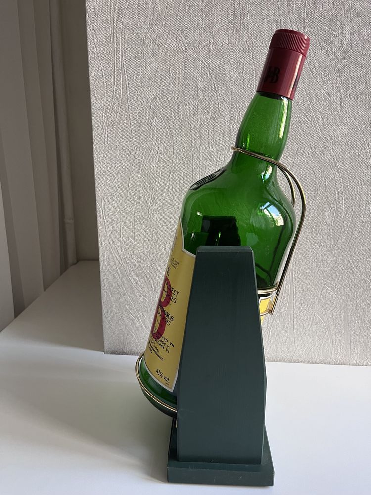 Винтажная бутылка от виски Justerini & Brooks J&B на качелях, 3 л