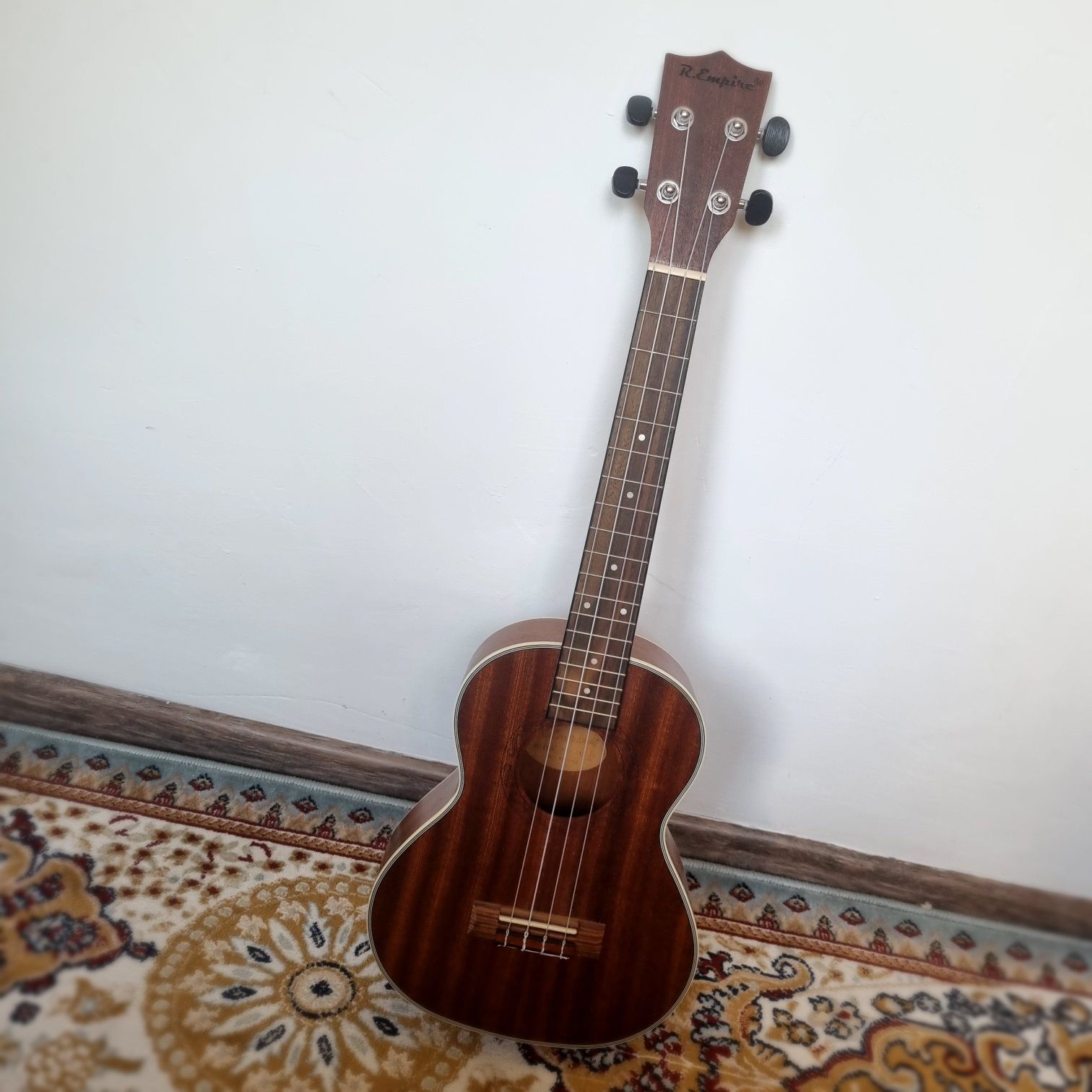 Продам укулеле в хорошем качестве