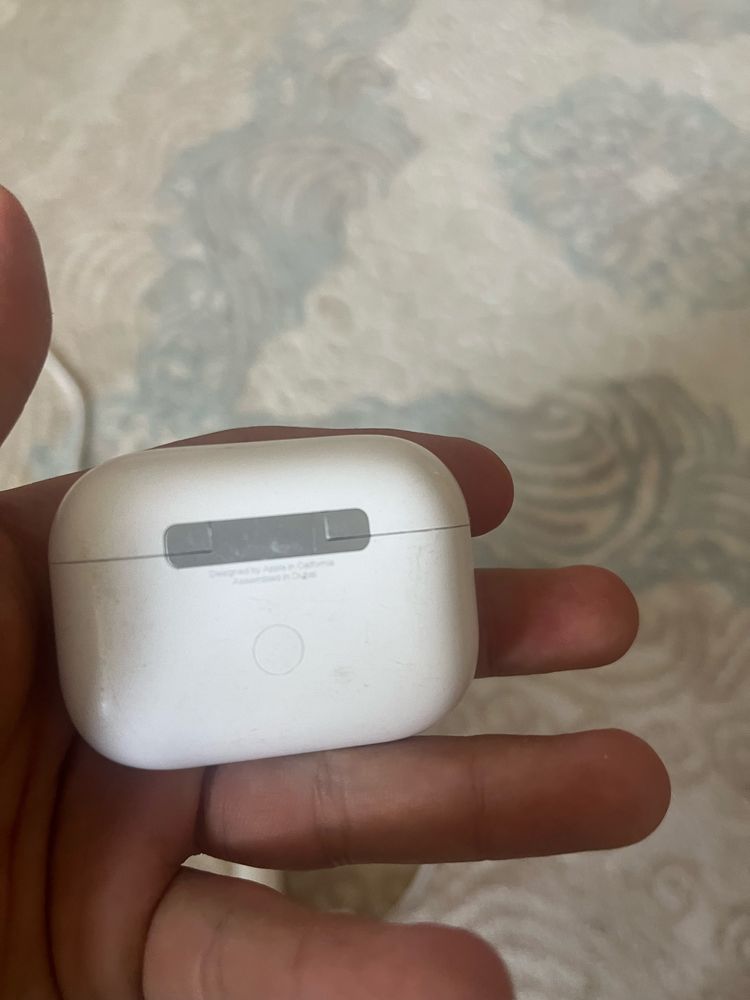 Продам airpods новые