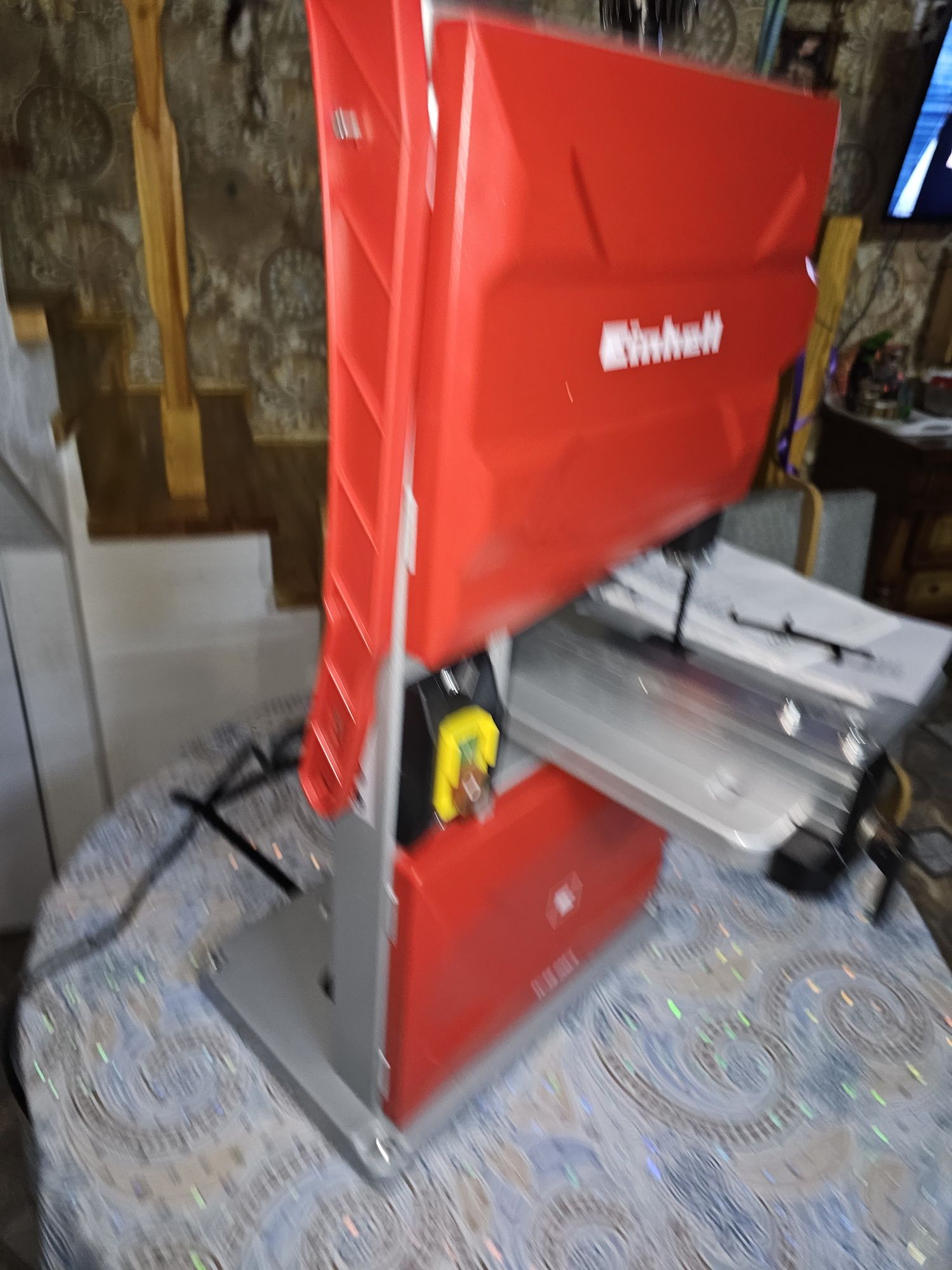 Ленточная пила ..Einhell TC-SB 200/1