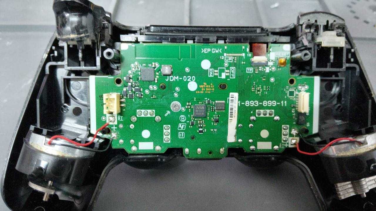 Ремонт приставок и геймпадов PS4 / PS5 / XBOX любой сложности