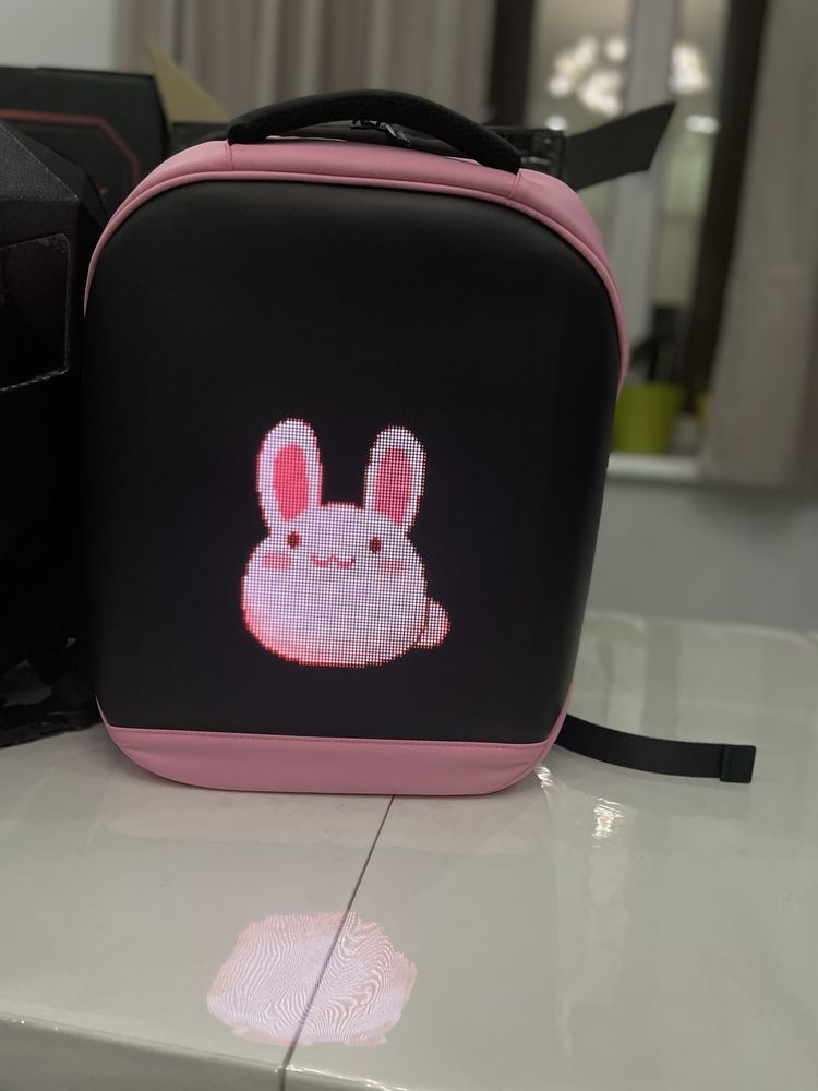 Рюкзак с экраном LED .