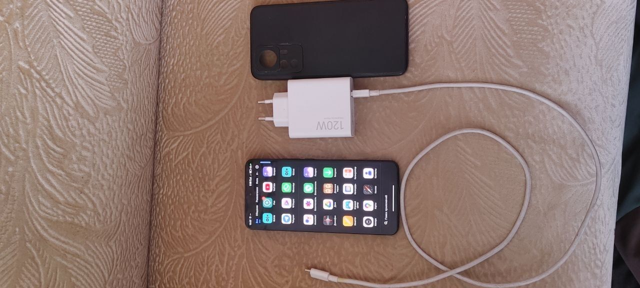 Hiomi 12T Pro 12+8 RAM 256GB snapdregon 8gen+1 protsessor
