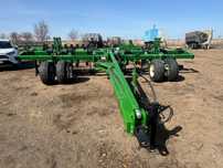 Глубокорыхлитель (щелеватель) John deere 2100