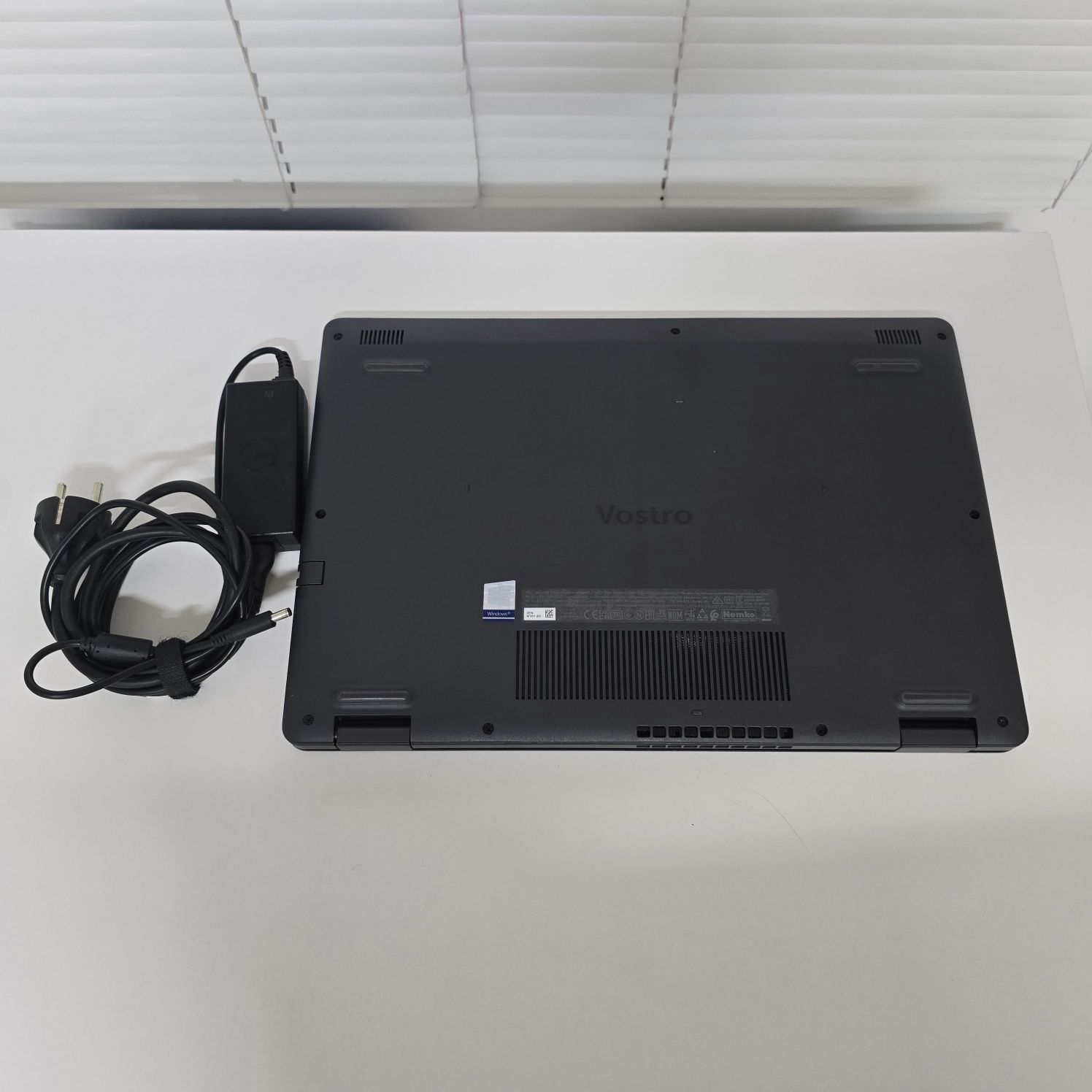 Ноутбук Dell Vostro 3500