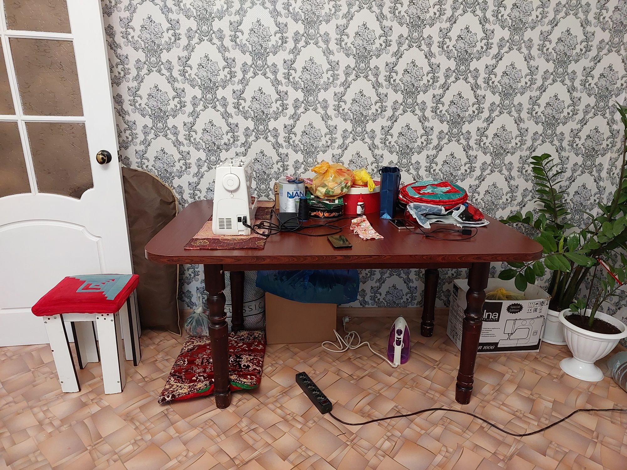 Стол сатылады, состояние жаксы
