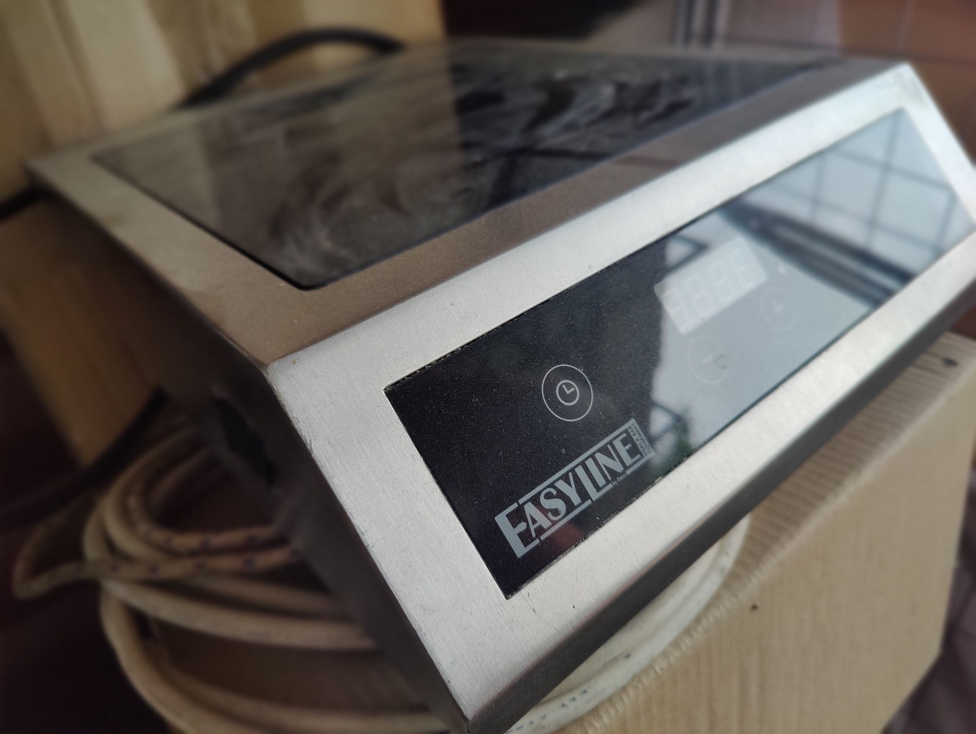 Плита индукционная Electrolux