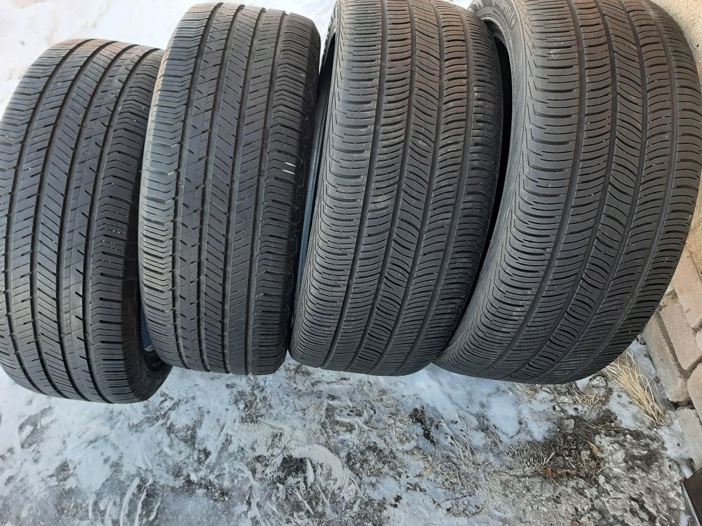 Продам шины 245/45/19