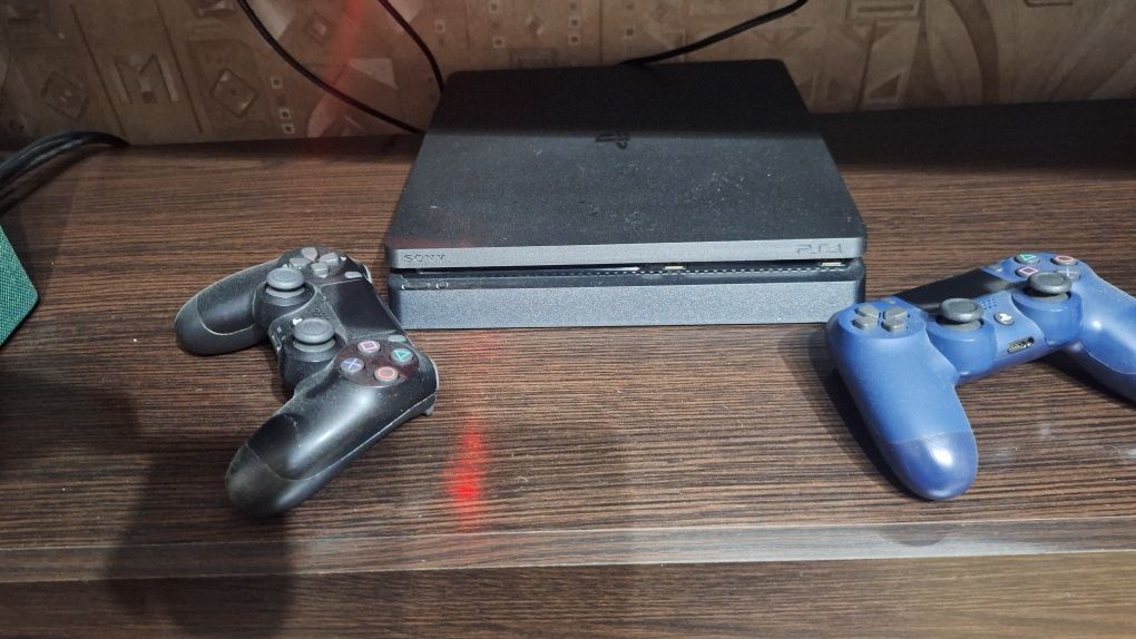Sony PlayStation 4 slim