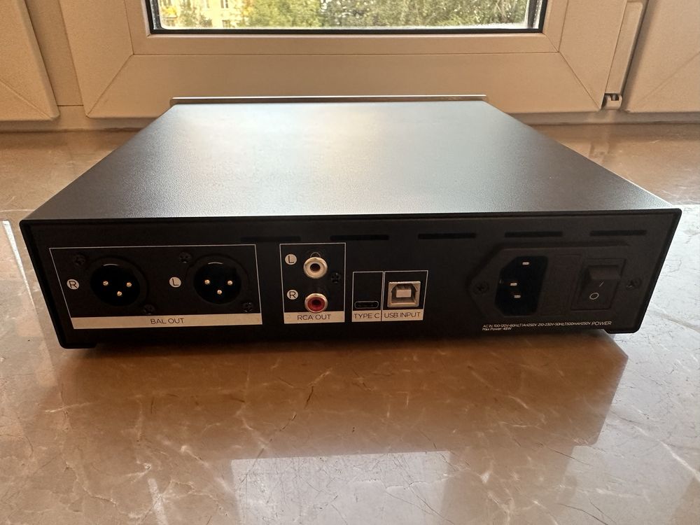 Мультибитный R2R ЦАП и усилитель для наушников Hifiman EF400