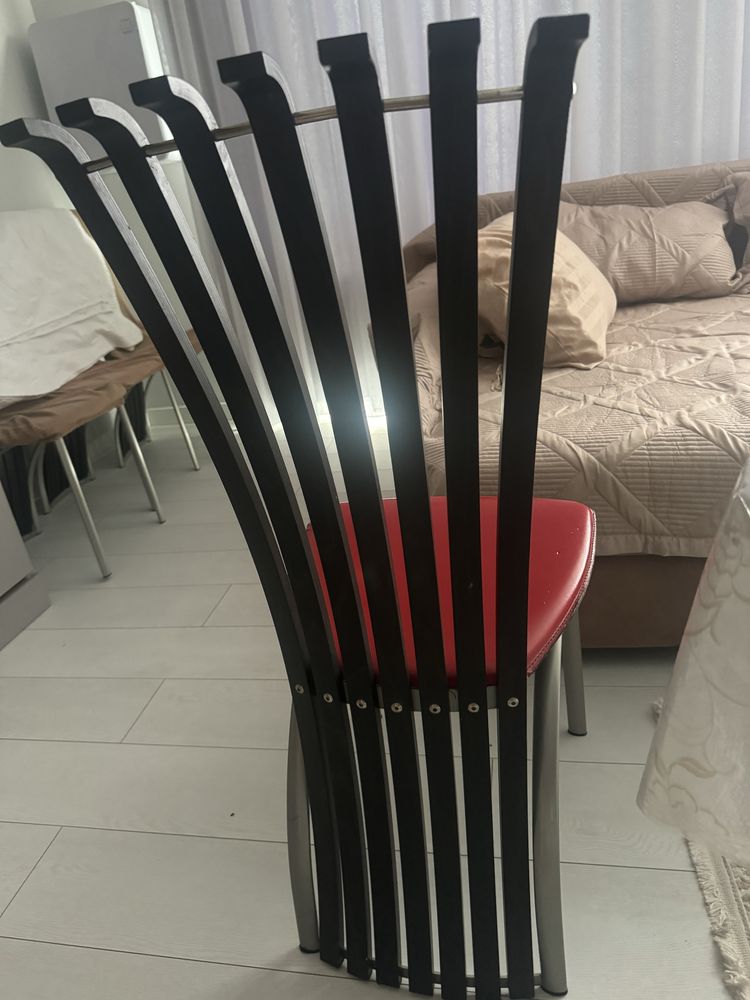 Продам Стулья черные