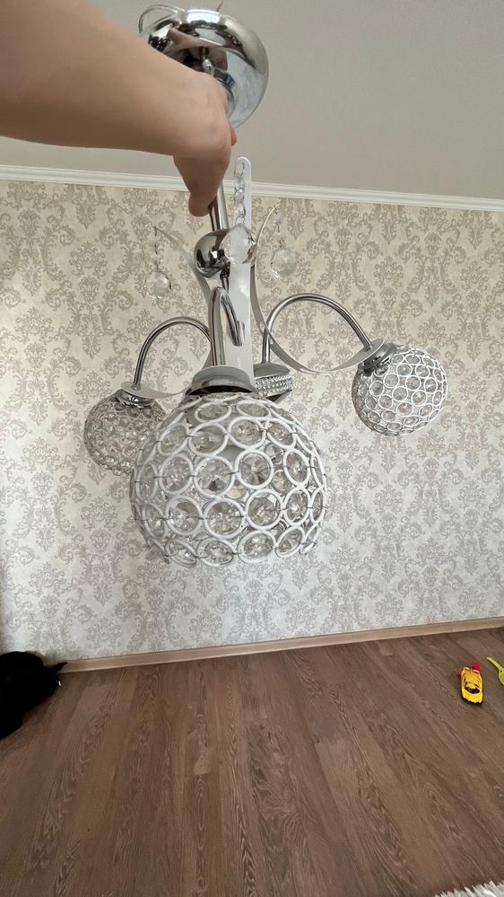 Люстра для гостиной