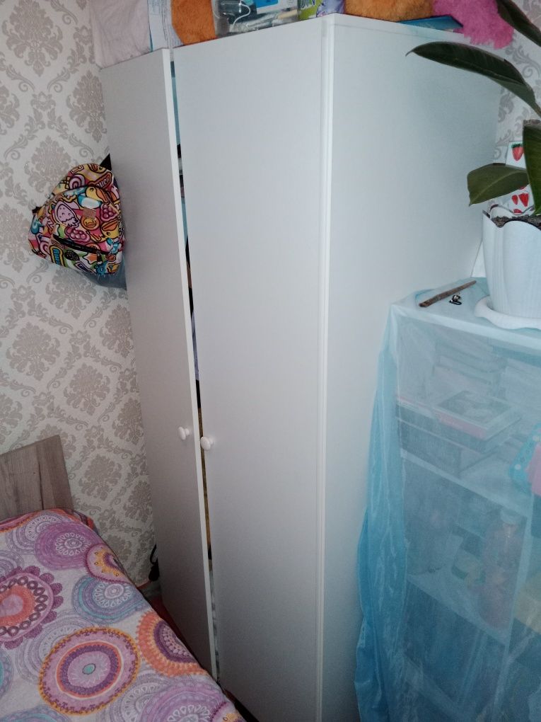 Продам 2 шкафа в отличном состоянии