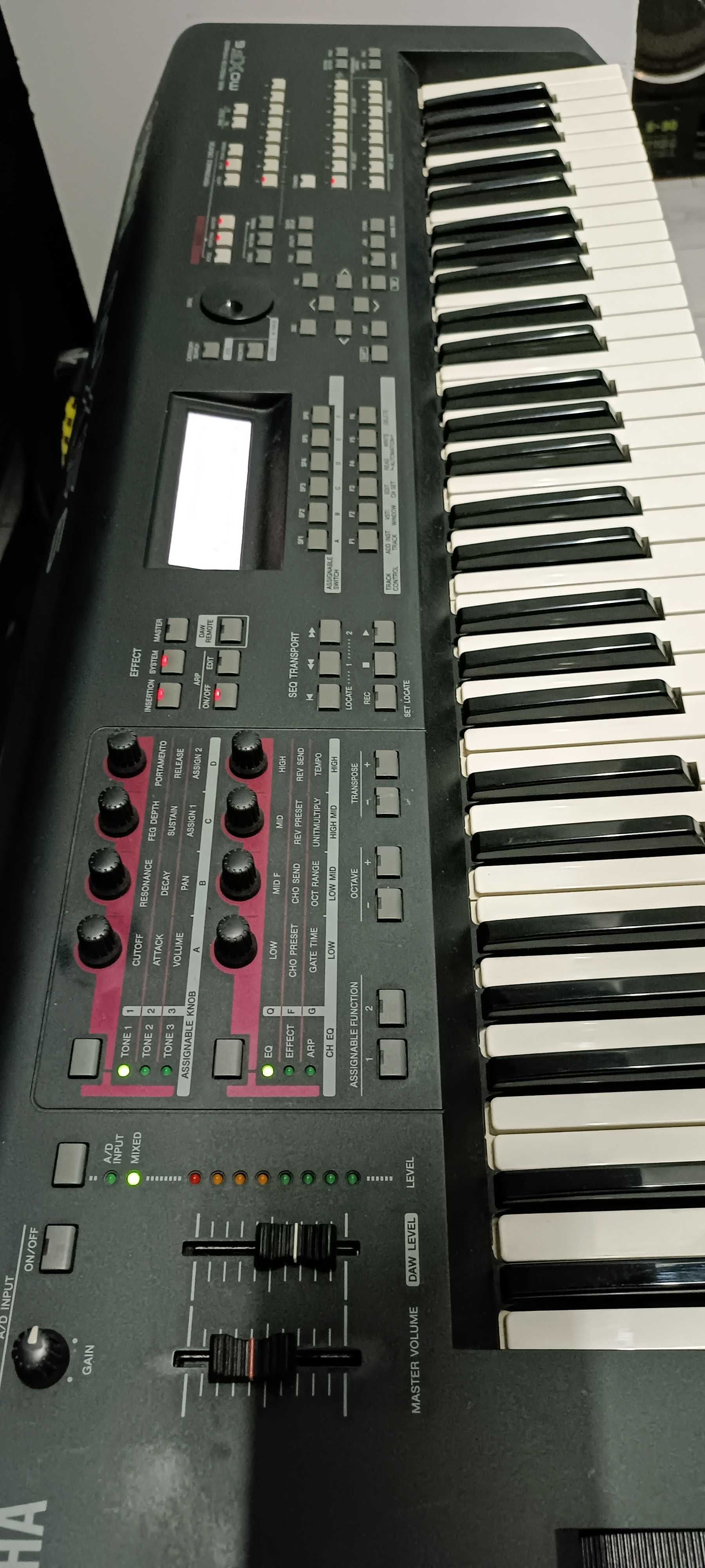 Синтезатор Yamaha MOXF 6