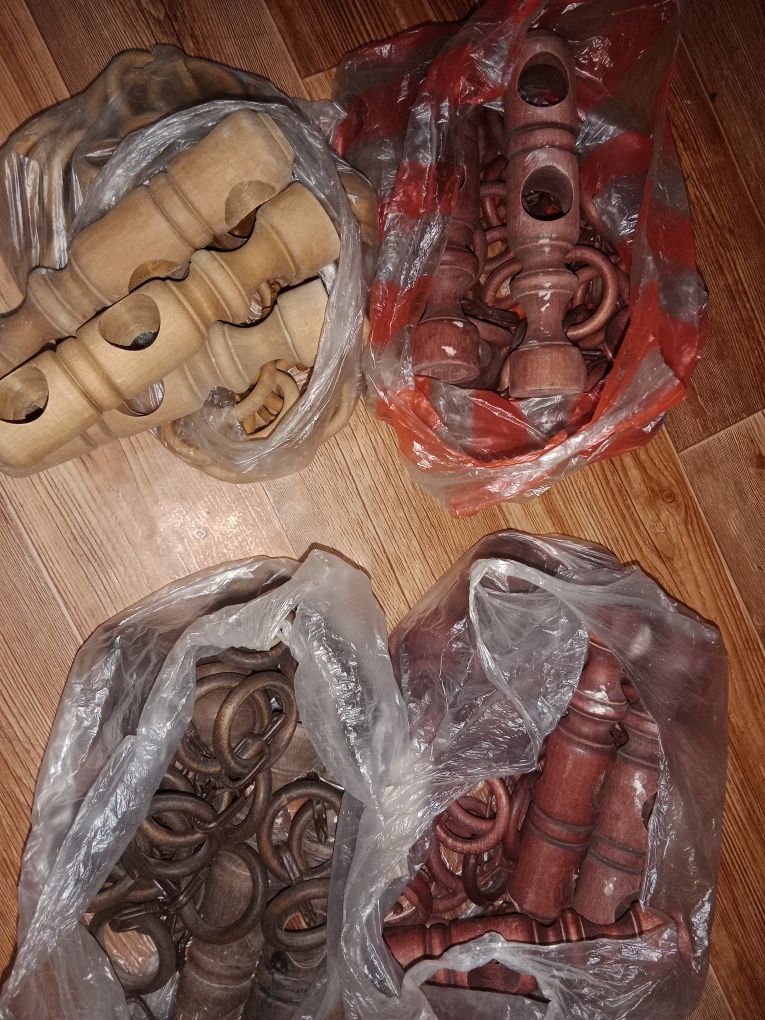 продаю карнизы..