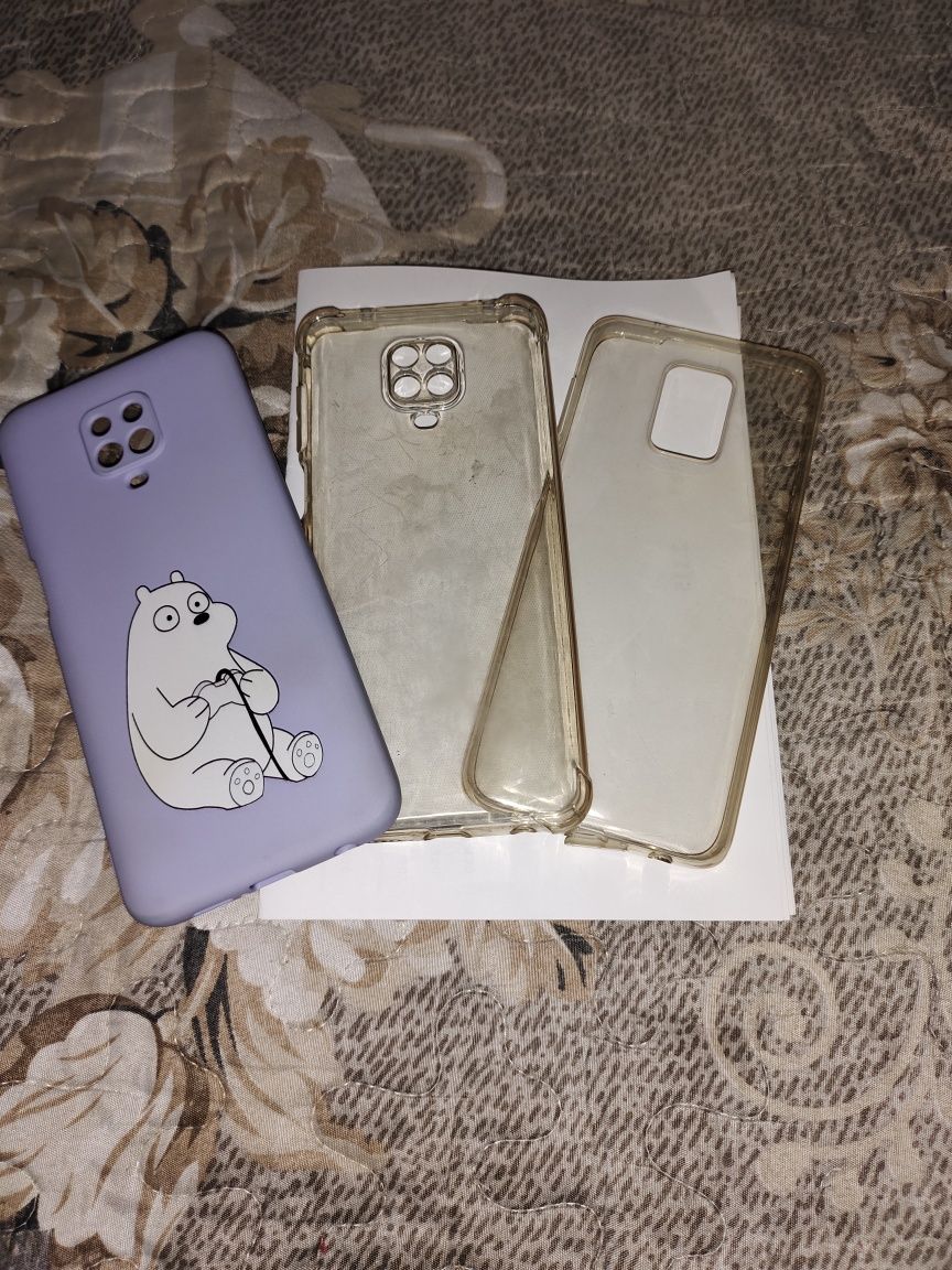 Продам чехлы на Redmi Note 9s