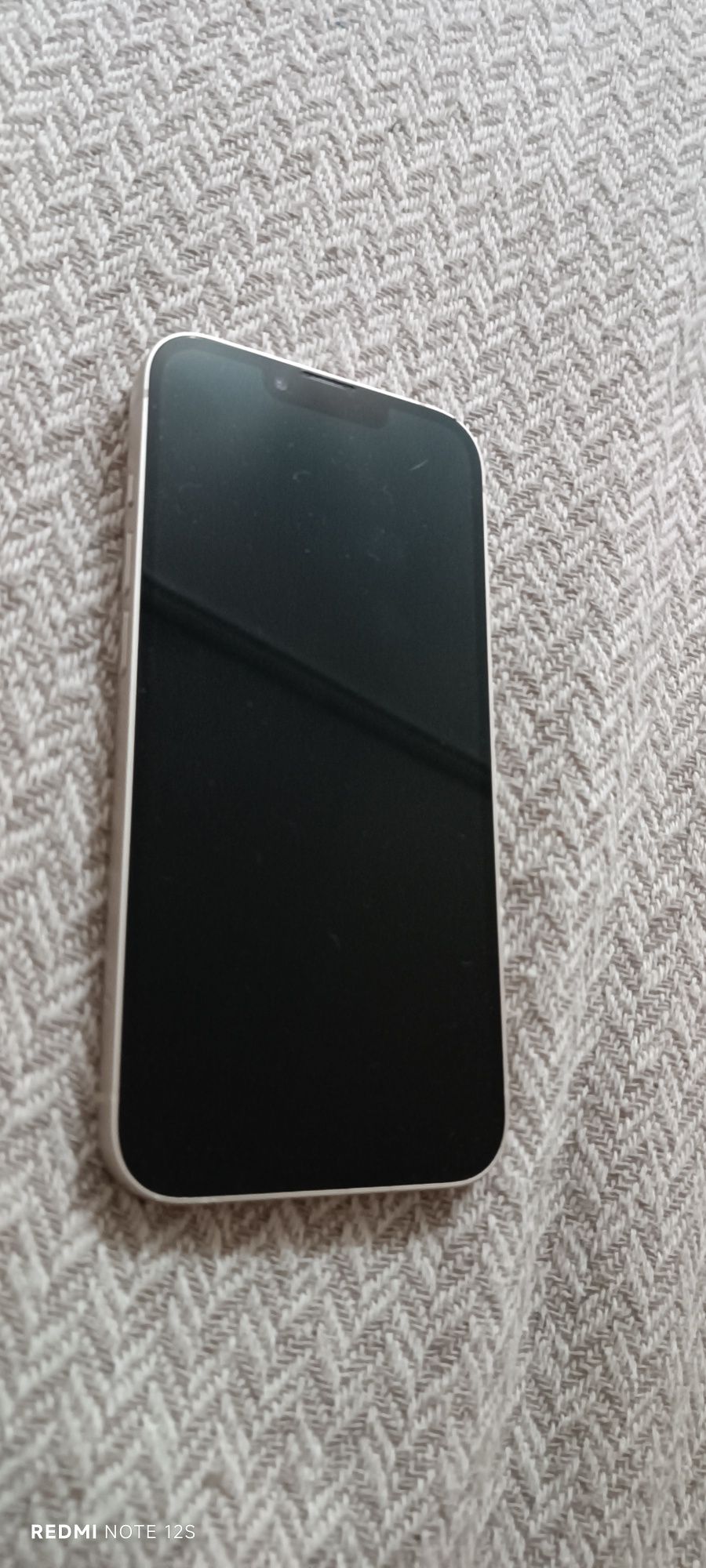 Продам Iphone 13