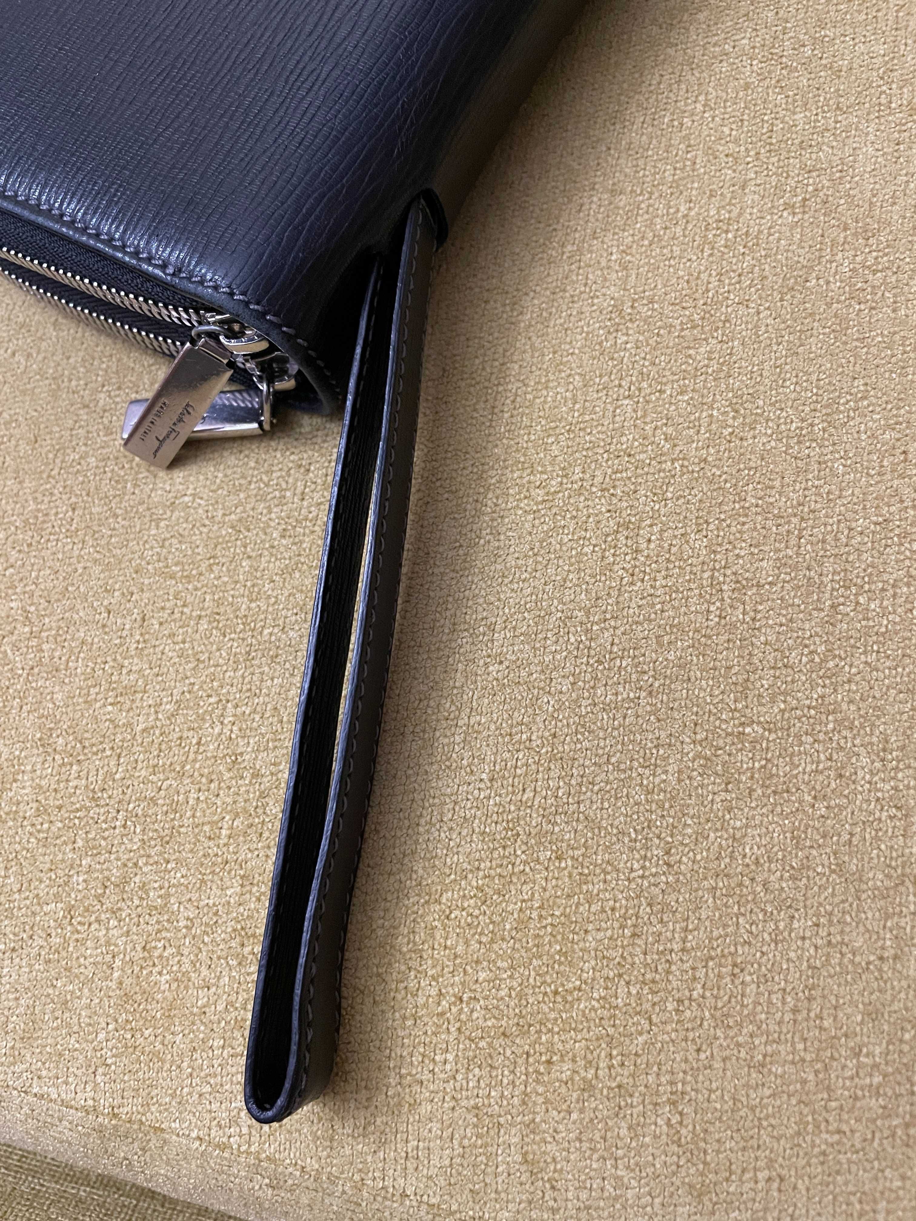 Продаю Оригинальную барсетку Salvatore Ferragamo