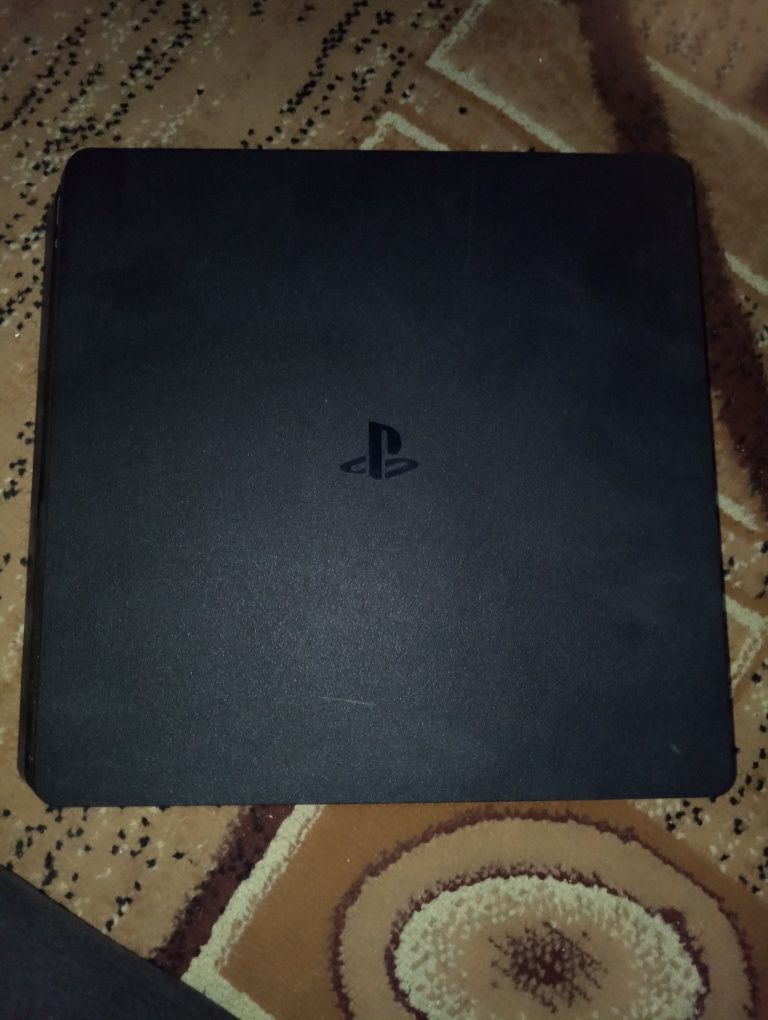 Продам ps4 причина продажи не пользуюсь,