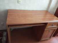 Продам компьютерный стол