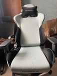Игровое кресло DxRacer (использовал 2 месяца).
