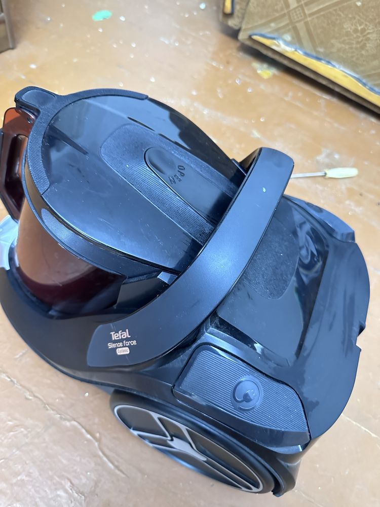 Пылесос Tefal.В отличном состоянии,работает без нареканий