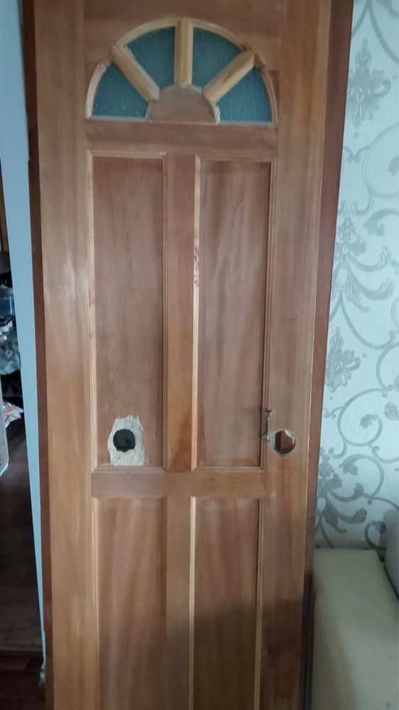 Двери деревянные межкомнатные б/у
