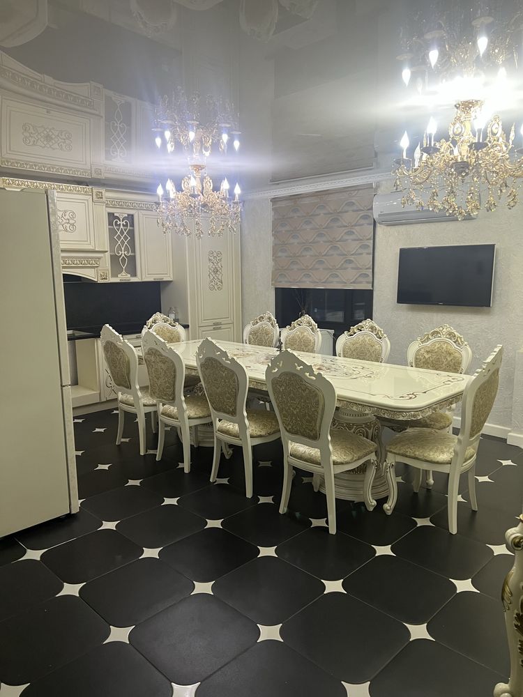 Продам квартиру 4 комнатную