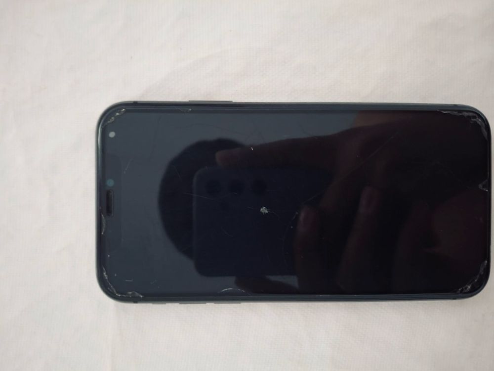 iPhone 11 черный