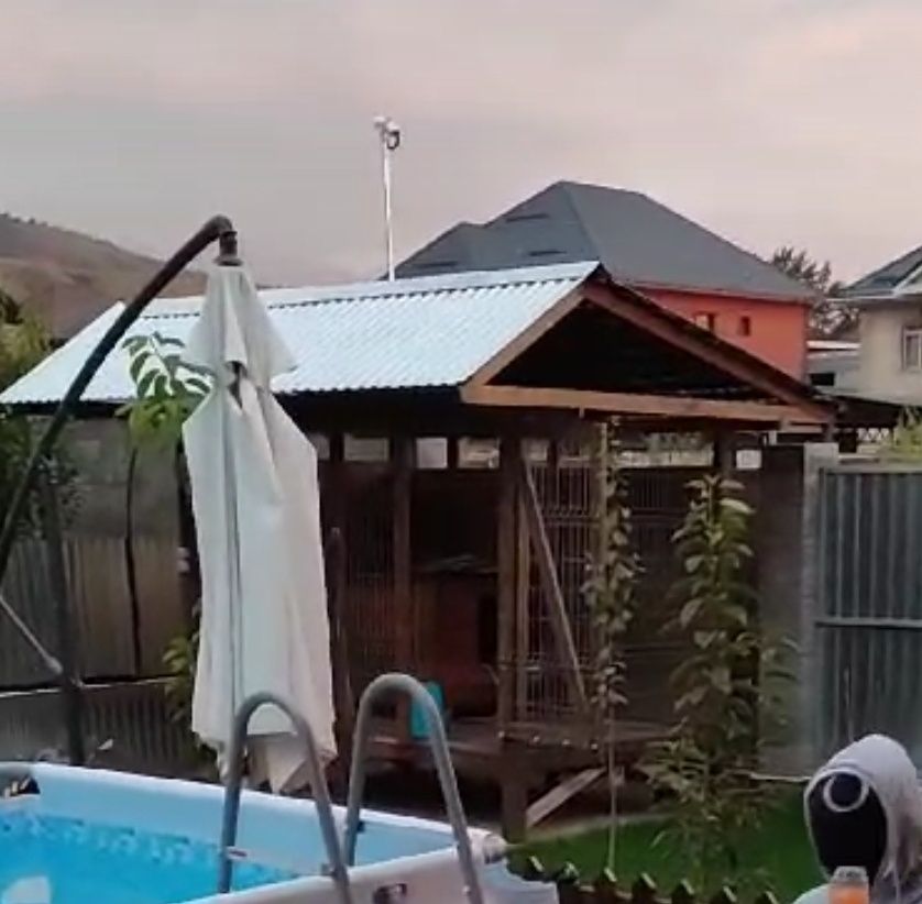 Вольера дерево 3*2 с кровлей дешево