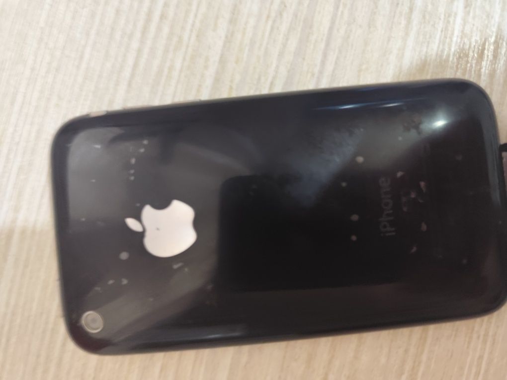 Продам IPhone 1 поколения