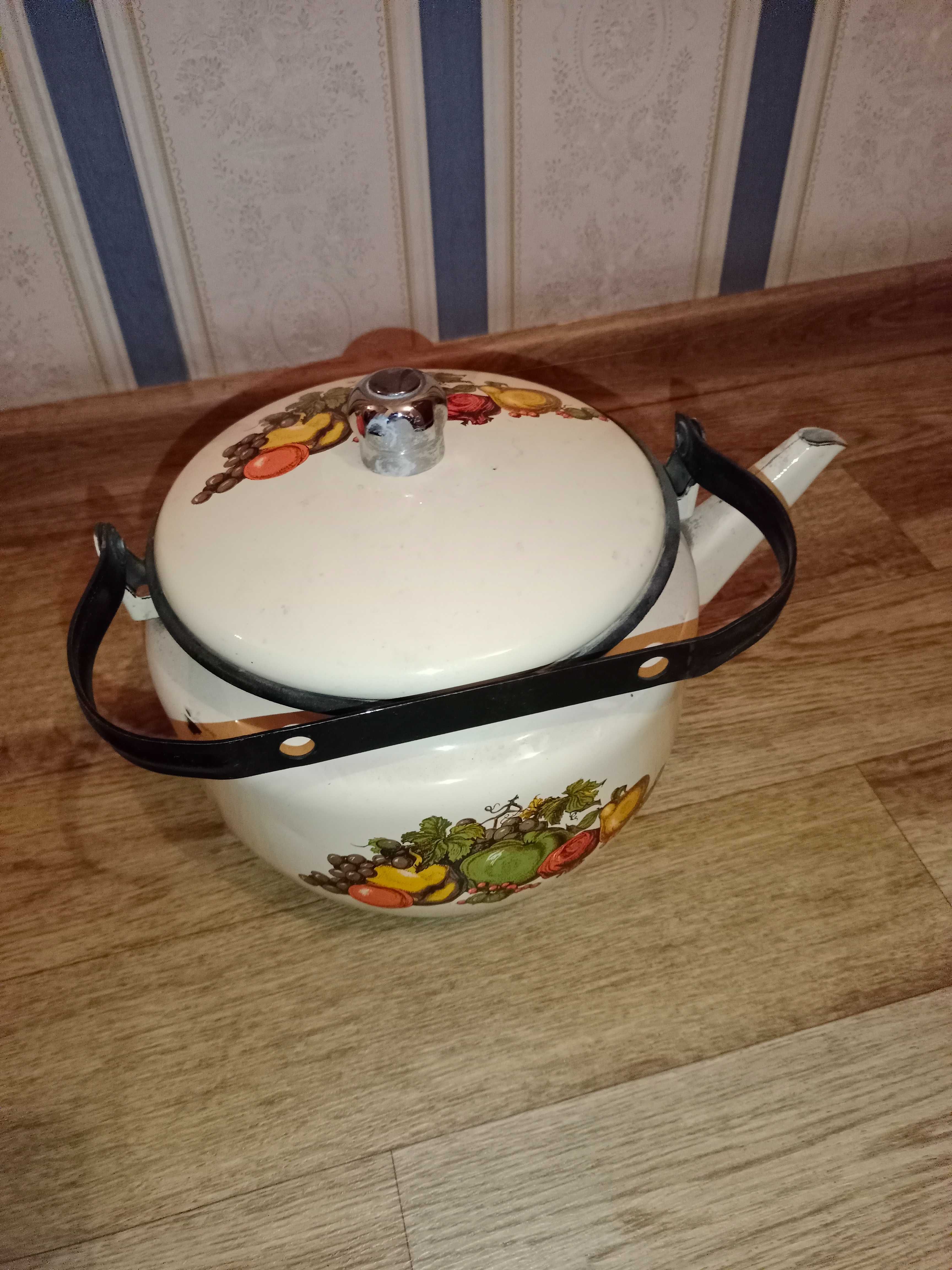 Продам чайники на 3 л в хорошем состоянии